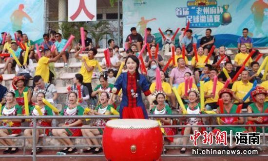 美女扒开尿口的视频